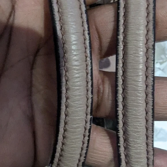 Authentic Gucci Pebbled Calfskin Medium Soho Shoulder Bag Camelia - Picture 14 of 16